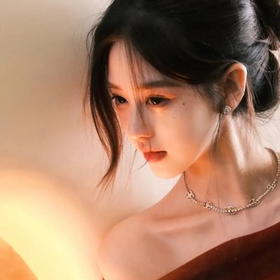 艳女新装